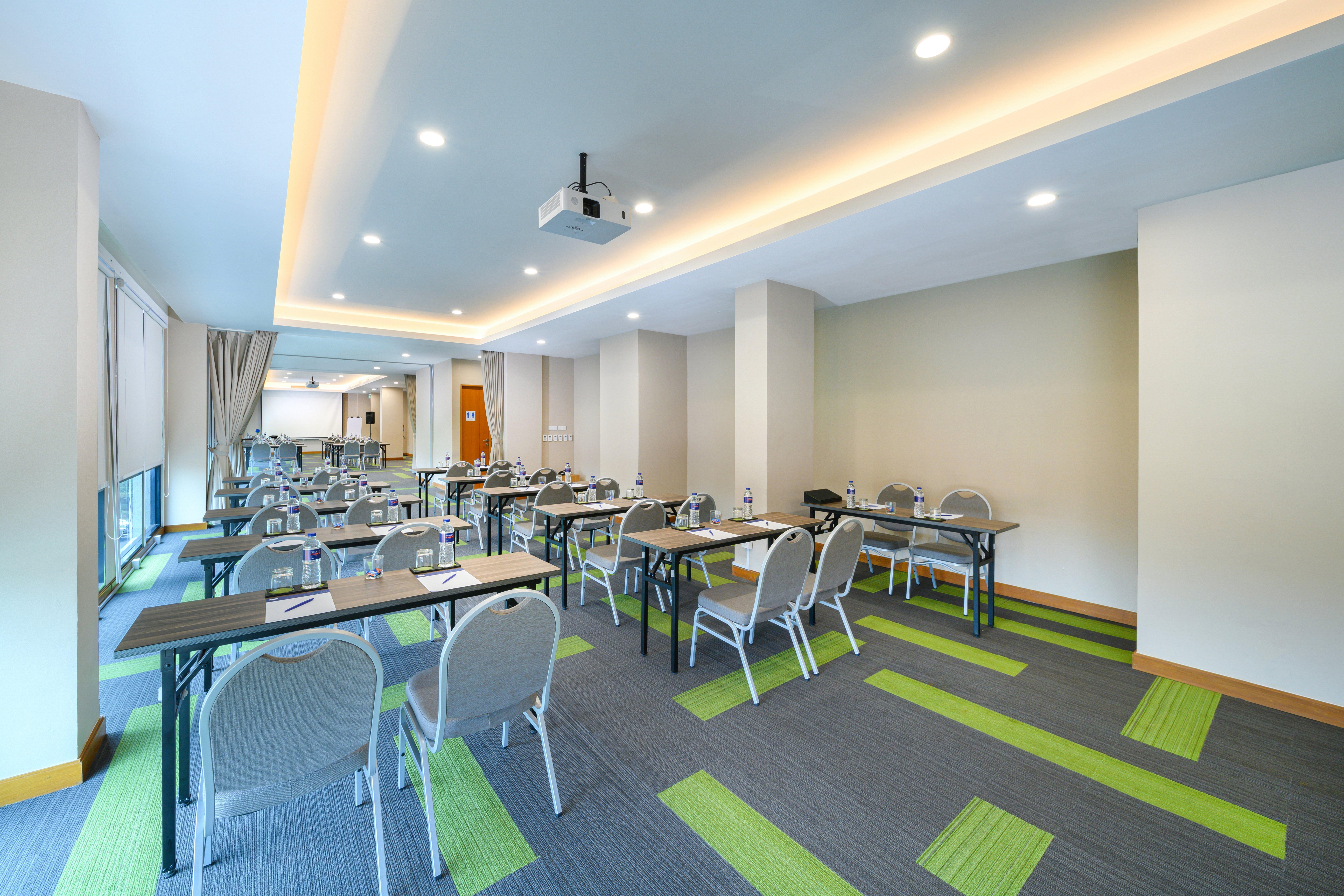 Holiday Inn Express Jakarta Matraman By Ihg Eksteriør billede