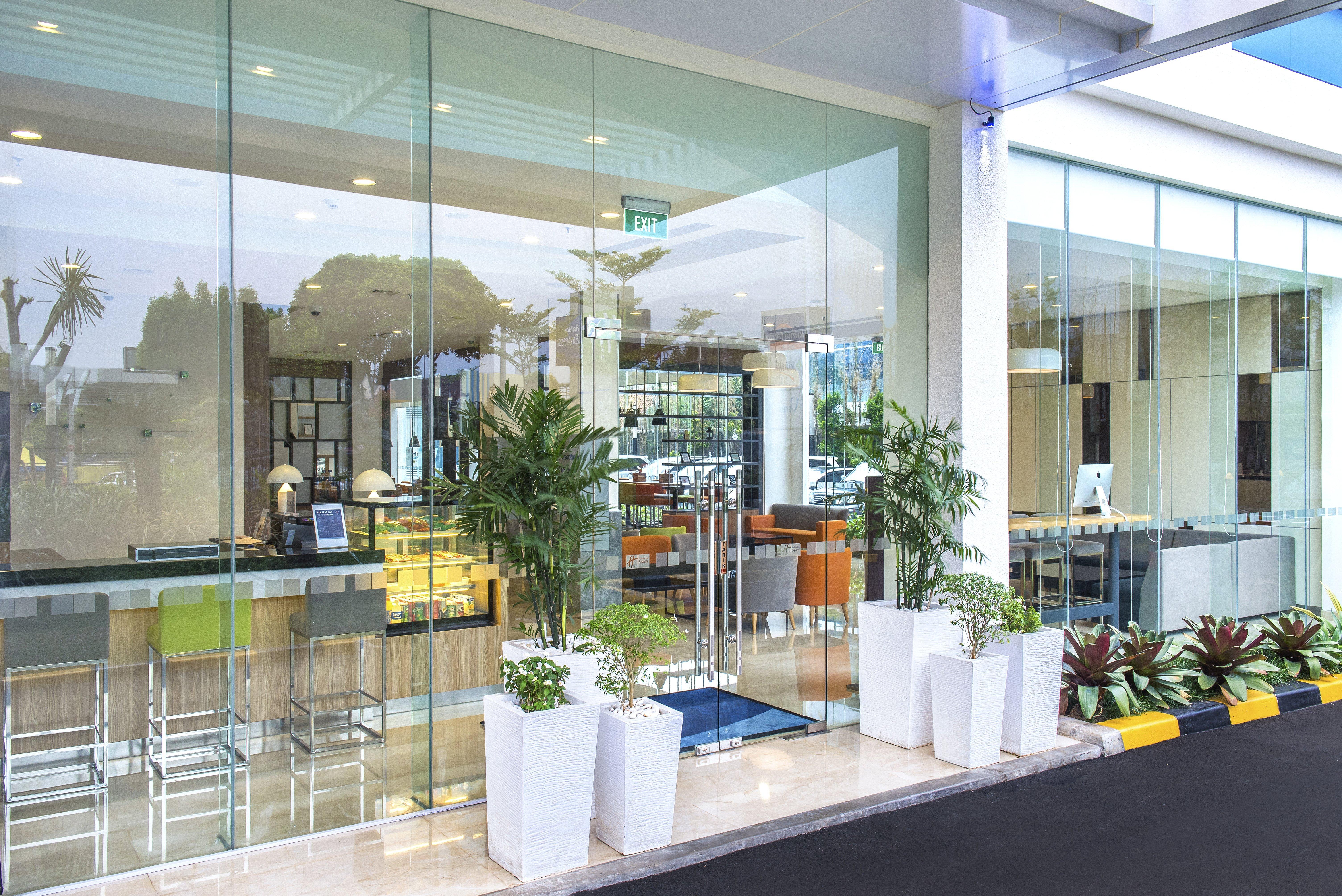 Holiday Inn Express Jakarta Matraman By Ihg Eksteriør billede