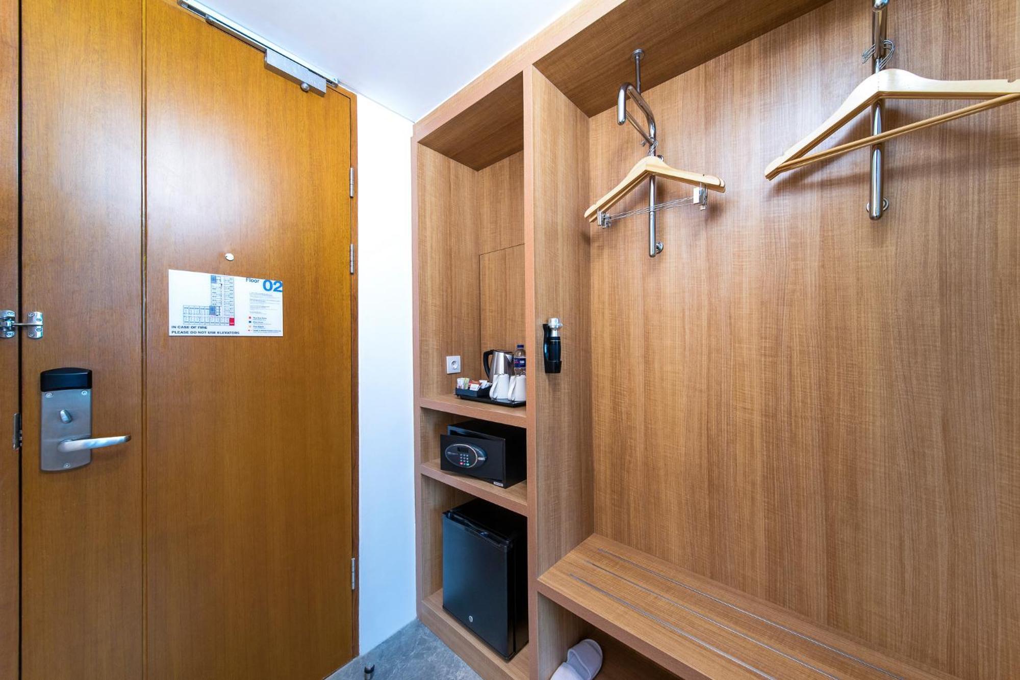 Holiday Inn Express Jakarta Matraman By Ihg Eksteriør billede